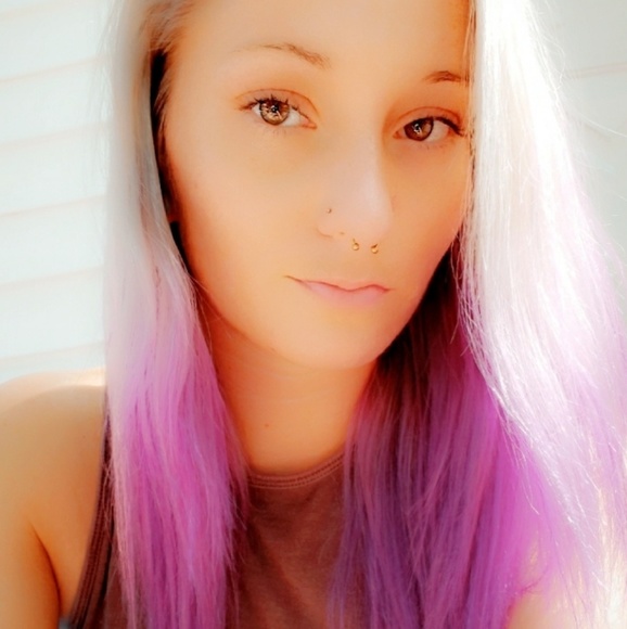 Profile Picture of Danielle Rochelle (@daniellerochell) on Poshmark