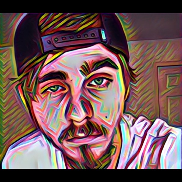 Profile Picture of John Hothan (@mrhothan) on Poshmark