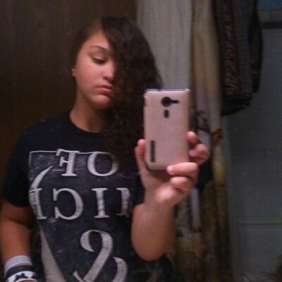 Profile Picture of Cori Meyer (@abrokenghost) on Twitter