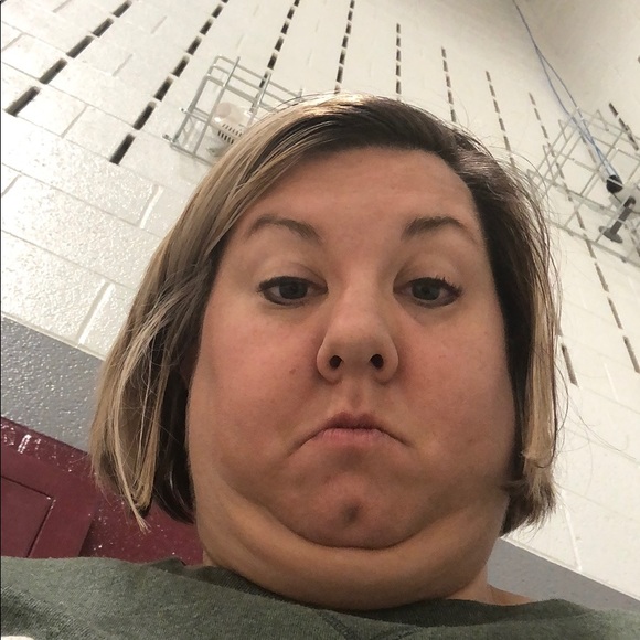 Profile Picture of Kim Allison (@kimallison318) on Poshmark
