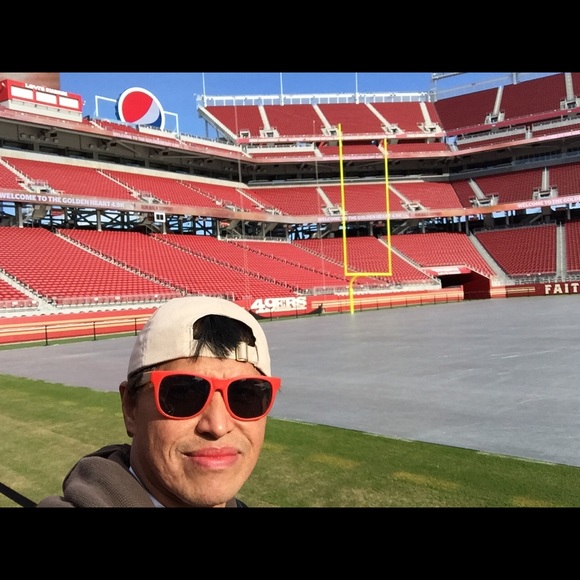 Profile Picture of Melchor Pacheco (@melvinpach) on Poshmark