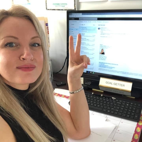 Jennifer Canterino - Poshmark Profile Picture of Jennifer Canterino (@jcanterino) on Poshmark