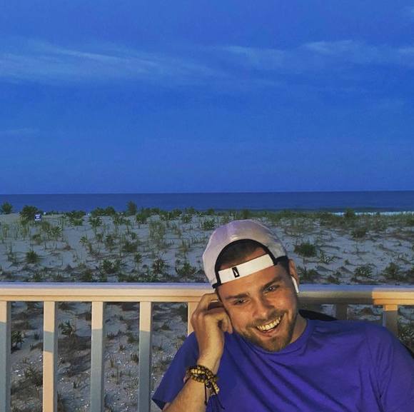 Profile Picture of Mike Mahoney (@mahoney120) on Poshmark