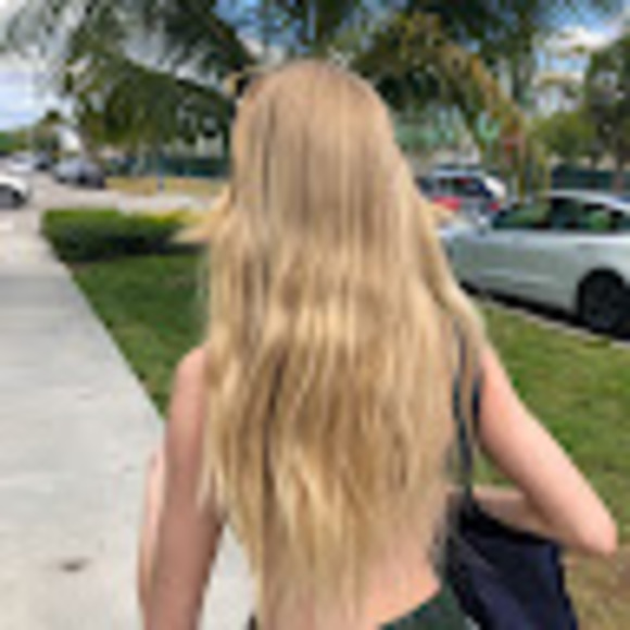 Profile Picture of Ashly Gittinger (@ashlygittinger) on Poshmark