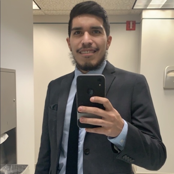 Profile Picture of Kevin Duque (@kthraxx) on Poshmark