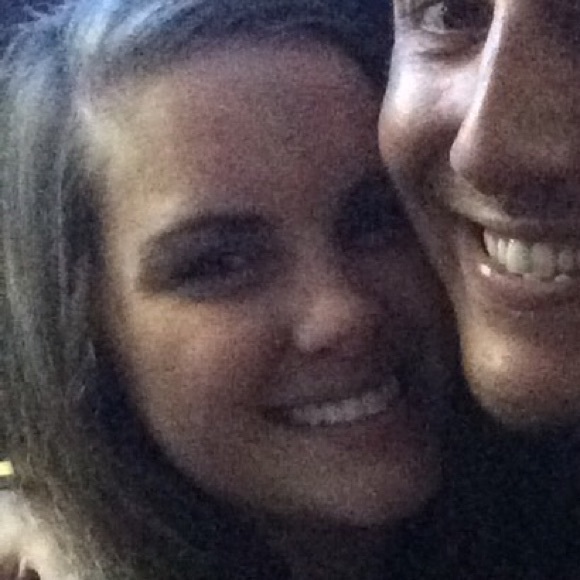 Profile Picture of Taylor Elshoff (@taylorelshoff) on Poshmark