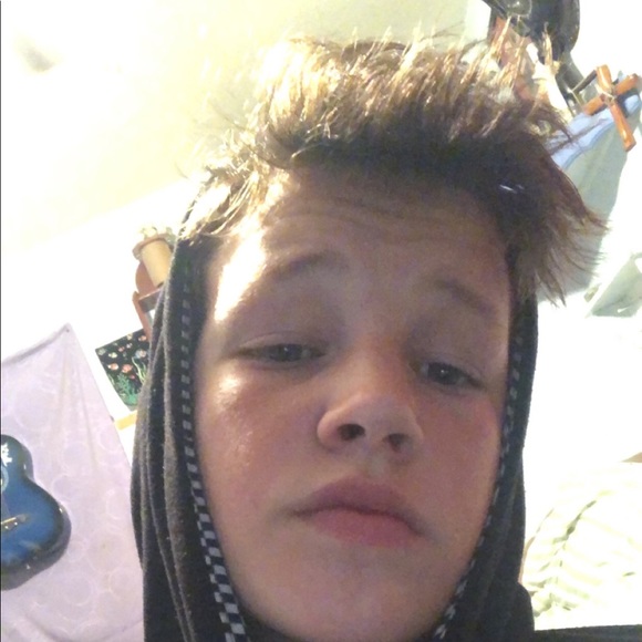 Profile Picture of Toby Temple (@tobytemple05) on Poshmark