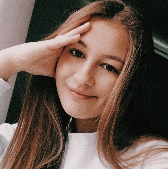 Profile Picture of Jasmin Warkentin (@jasminwarkentin) on Poshmark