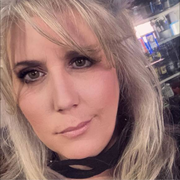 Profile Picture of Traci Severance-simoneau (@traciseveran952) on Poshmark