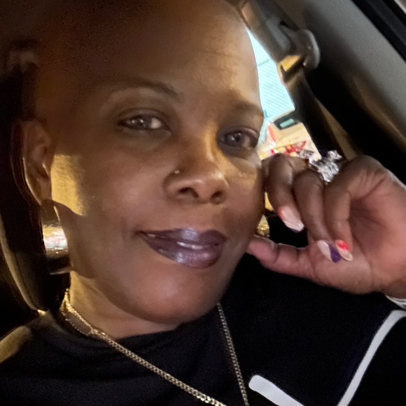 Profile Picture of Patricia Capasso (@capassopatricia) on Poshmark