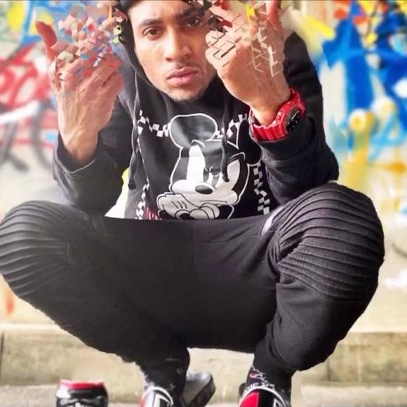 Sheffdc Chaderton - Poshmark Profile Picture of Sheffdc Chaderton (@sheffdc) on Poshmark