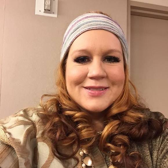 Profile Picture of Crystal Carrier (@crystallynnc) on Poshmark