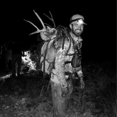 Profile Picture of Zach Knowles (@XOutfitters) on Twitter