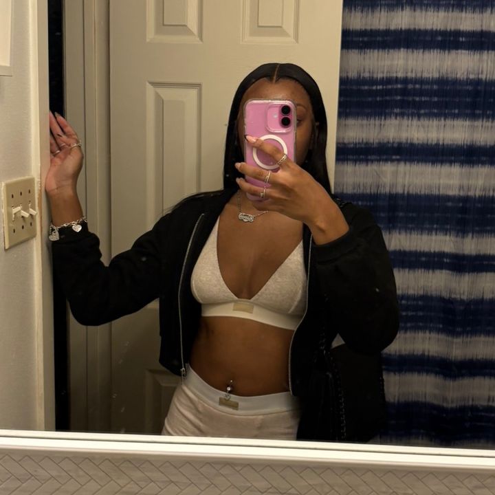 Profile Picture of raysimone (@raysimone) on Tiktok