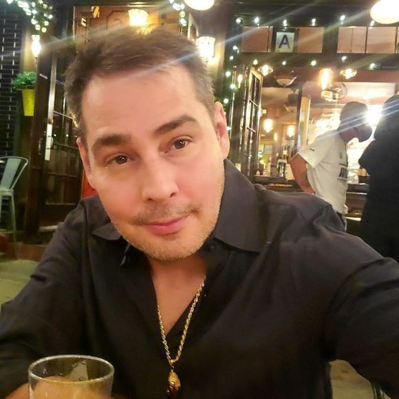 Profile Picture of Carlos Valentín (@carlosvalent554) on Poshmark