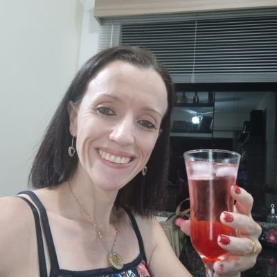 Profile Picture of Francesca Schuh Fernandes (@FernandesSchuh) on Twitter