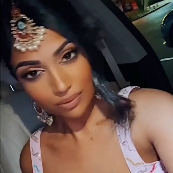 Profile Picture of Jori Bahktari (@beautygirly95) on Poshmark