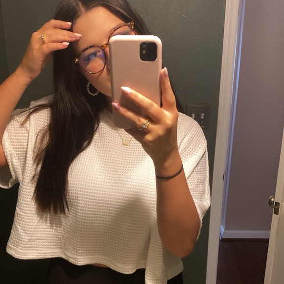 Profile Picture of Kendra Holik (@kendraholik) on Poshmark