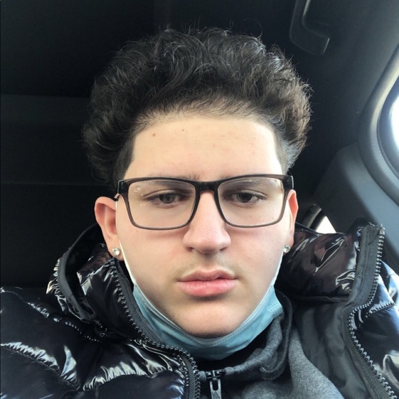 Profile Picture of Matthew Haddad (@matthew_haddad) on Poshmark