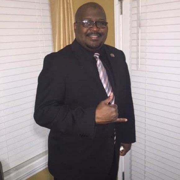 Profile Picture of Jeffery Knox (@jeffpkay) on Poshmark