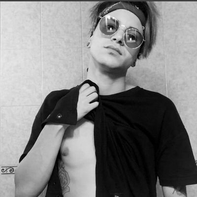 Profile Picture of Juli Loves Alexander 💚 (@juliplaga) on Twitter