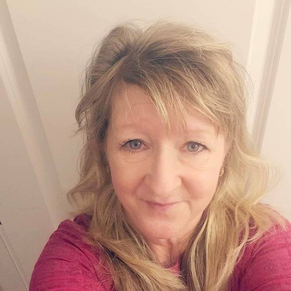 Profile Picture of Lisa Glasoe (@like_a_boss55) on Poshmark