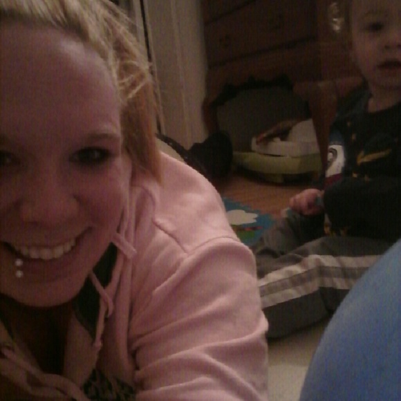 Profile Picture of Kayla Sistare (@mstbonez0818) on Poshmark