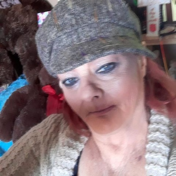 Profile Picture of Pammie Steeby (@pammiesteeby) on Poshmark