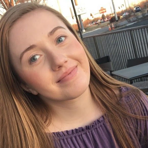 Profile Picture of Sonja Harrell (@sonjaanneee) on Poshmark