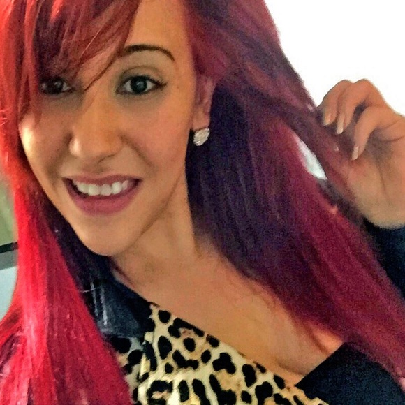 Profile Picture of Chrissy Dibenedetto (@lipstick_legend) on Poshmark