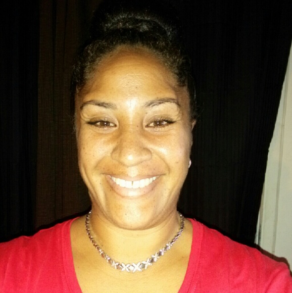 Profile Picture of Arnelle Fore (@nellew4) on Poshmark