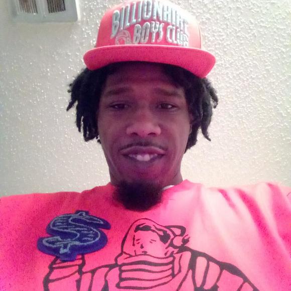 Profile Picture of Javaris Cox (@jshun101) on Poshmark