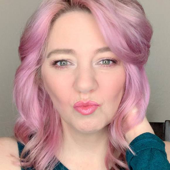 Profile Picture of Sonja Carlson dekker (@johnandkrismom) on Poshmark