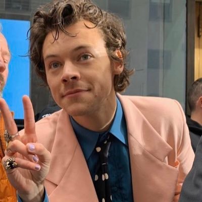 Profile Picture of 𝐣𝐮𝐥𝐢𝐚 (@devoteestyles) on Twitter