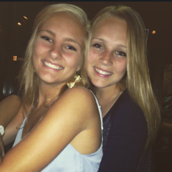 Profile Picture of Madisyn Brockelbank (@brockelbank305) on Poshmark