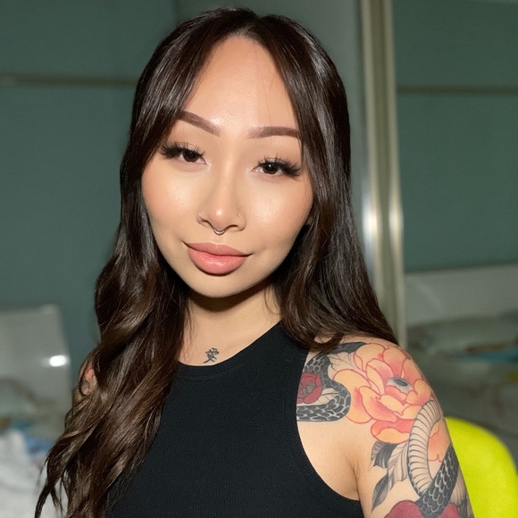 Profile Picture of Kim Lam (@kimlam99) on Poshmark