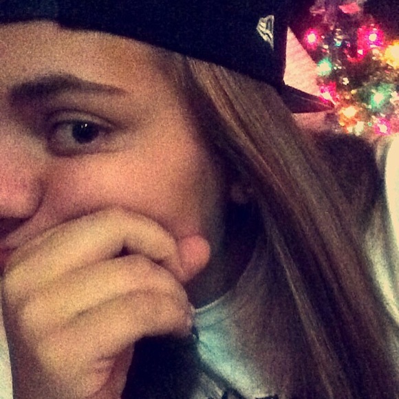 Profile Picture of Charlsey Payne (@charlseypayne) on Poshmark