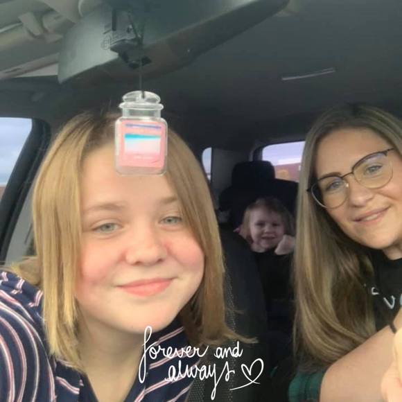 Profile Picture of Amanda Hartzog (@brylepaige) on Poshmark