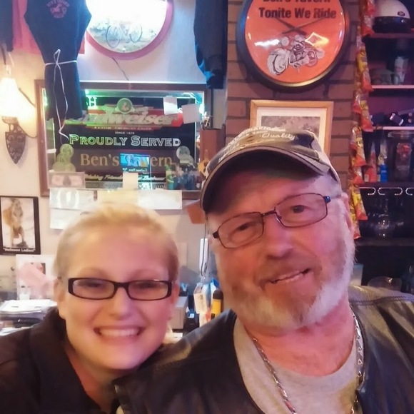 Profile Picture of Hilari Weakly (@hilarijo1088) on Poshmark