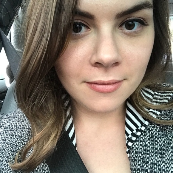 Profile Picture of Lindsey Brusoe (@lrjohns44) on Poshmark