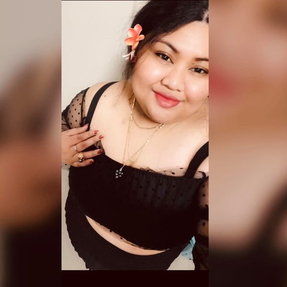 Profile Picture of Katie Ie'u scalan (@fresh_kokonati) on Poshmark