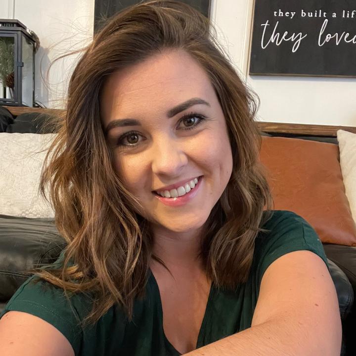 Profile Picture of Alyssa Petersen (@alyssanicole0701) on Tiktok