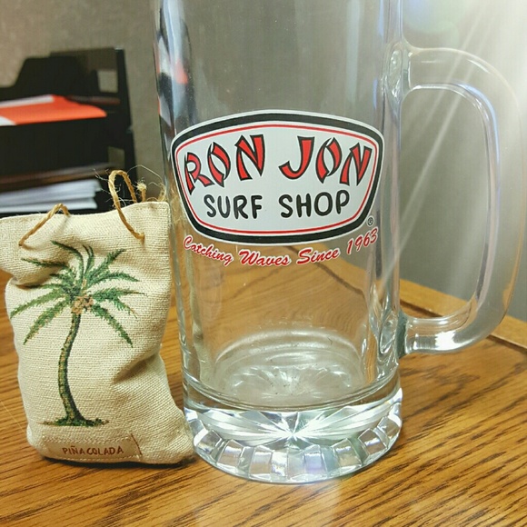 Profile Picture of Carlos Guadalupe (@dmptukra1) on Poshmark