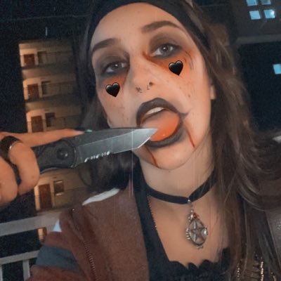 Profile Picture of Ashley Flowers (@ashleynflowers) on Twitter