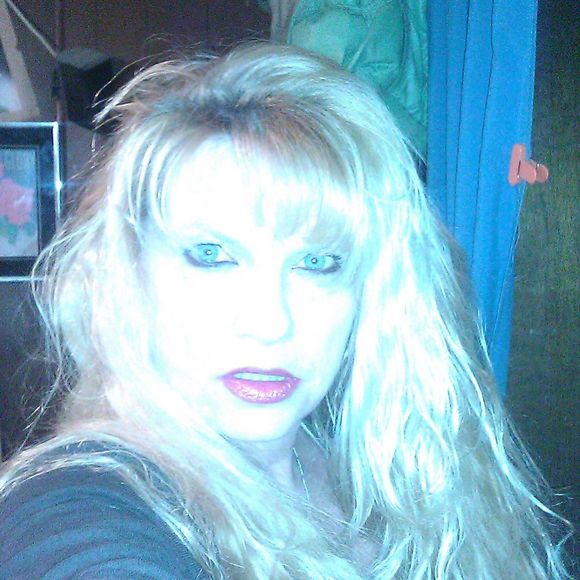 Profile Picture of Tina Stavinoha (@tinastavinoha) on Poshmark