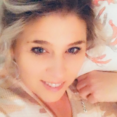 Profile Picture of Lynne Ritchie (@lynne0305) on Twitter