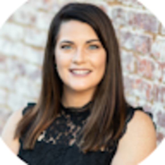 Profile Picture of Amy Holt (@amyholt402) on Poshmark