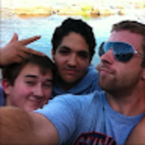 Profile Picture of Julio Estrella (@julio_estrella) on Poshmark
