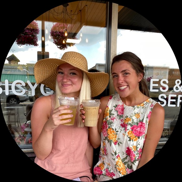 Profile Picture of Sammi and jenni Schoenwalder (@ssjotaketwo) on Poshmark