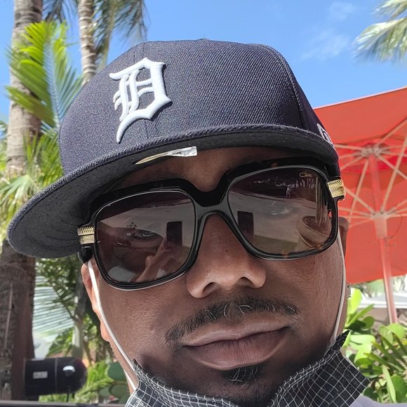 Profile Picture of Jeremy Cleary (@mrjaiz) on Poshmark